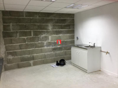 Local d'activités - 156 m²