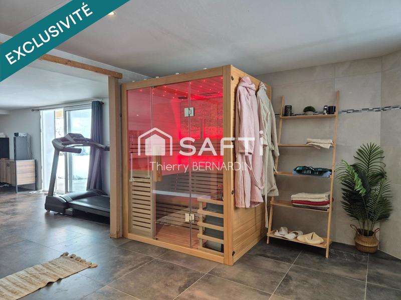 Maison - 270 m² - 9 pièces