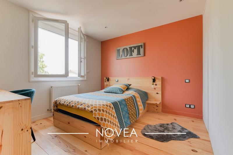 Maison traditionnelle - 141 m² - 6 pièces