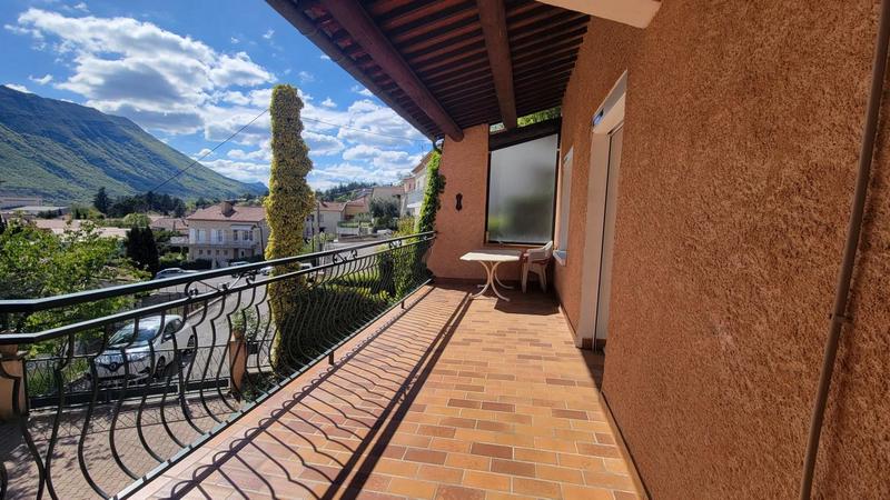 Maison - 166 m² - 7 pièces