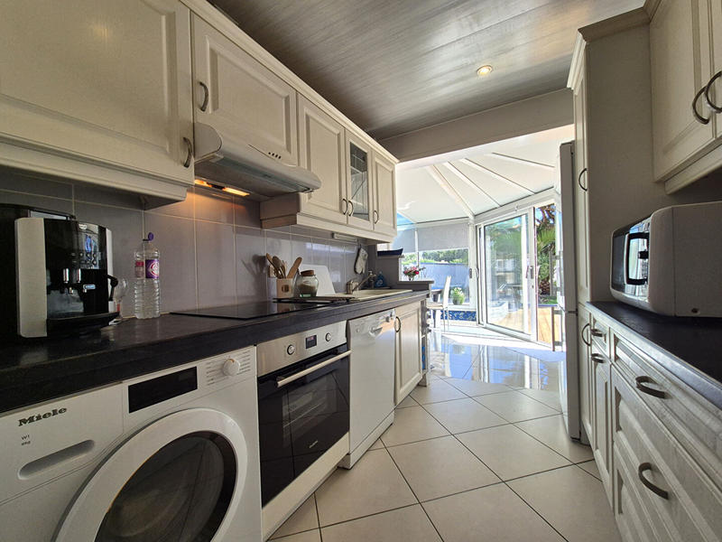 Maison - 185 m² - 8 pièces