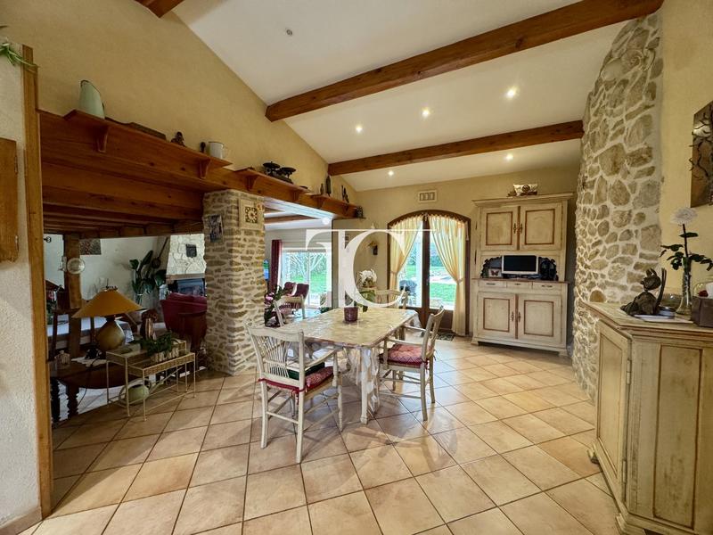 Villa - 172 m² - 5 pièces