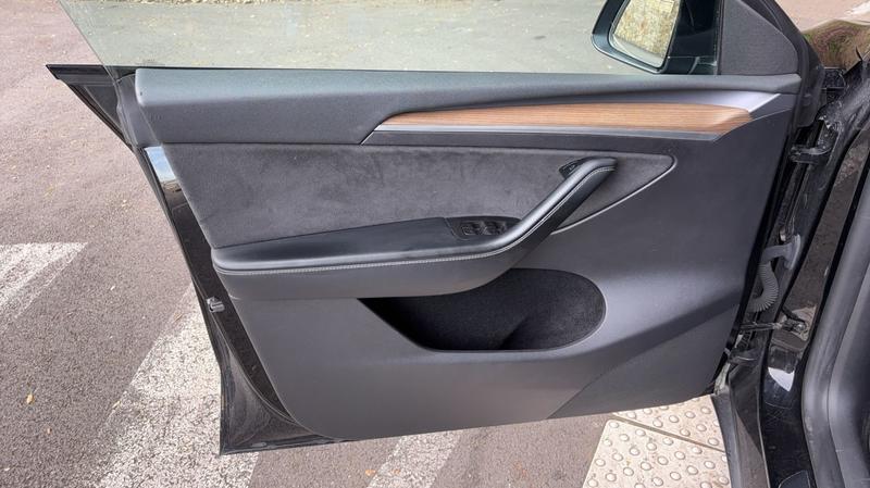 Tesla Model y 275 Rwd Standard - Première main