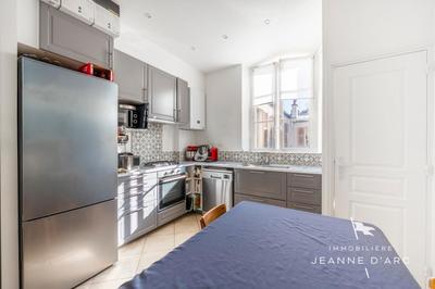 Appartement - 144 m² - 5 pièces