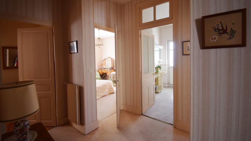 Maison - 214 m² - 9 pièces