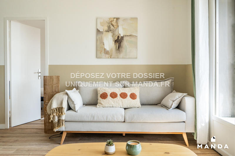 Chambre - 9 m² - 6 pièces