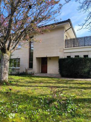 Maison - 151 m² - 6 pièces