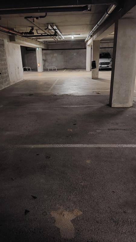 Parking / Garage - 48 m²