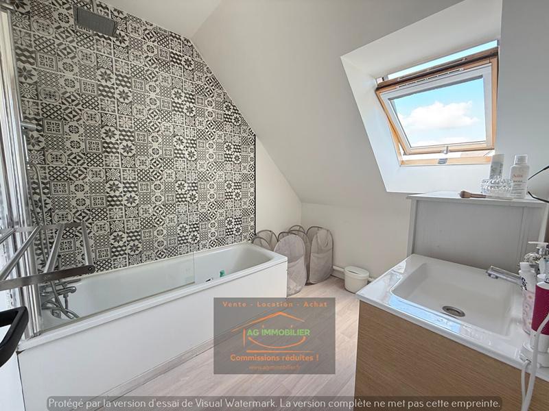 Maison - 90 m² - 5 pièces