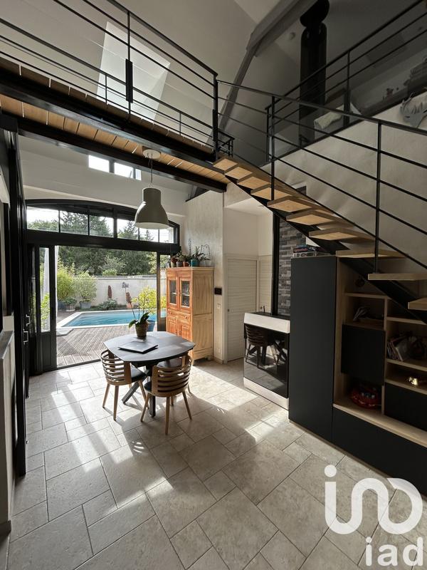 Maison - 325 m² - 12 pièces