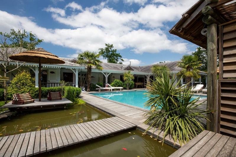 Maison - 251 m² - 10 pièces