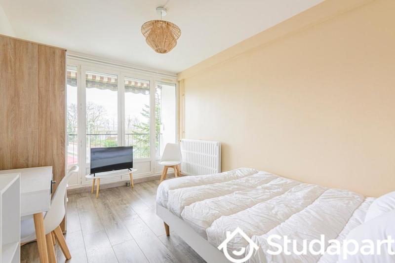 Chambre - 11 m² - 1 pièce