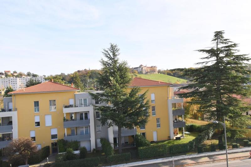 Appartement - 90 m² - 4 pièces