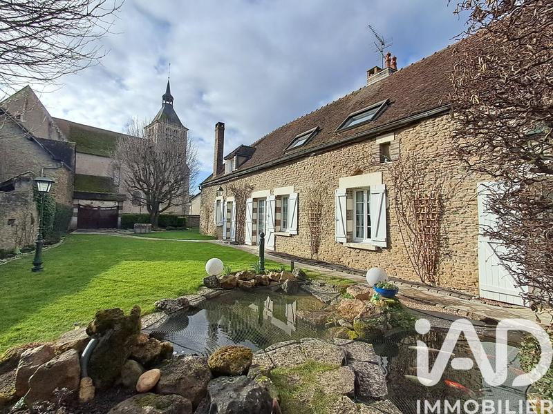 Maison - 200 m² - 8 pièces