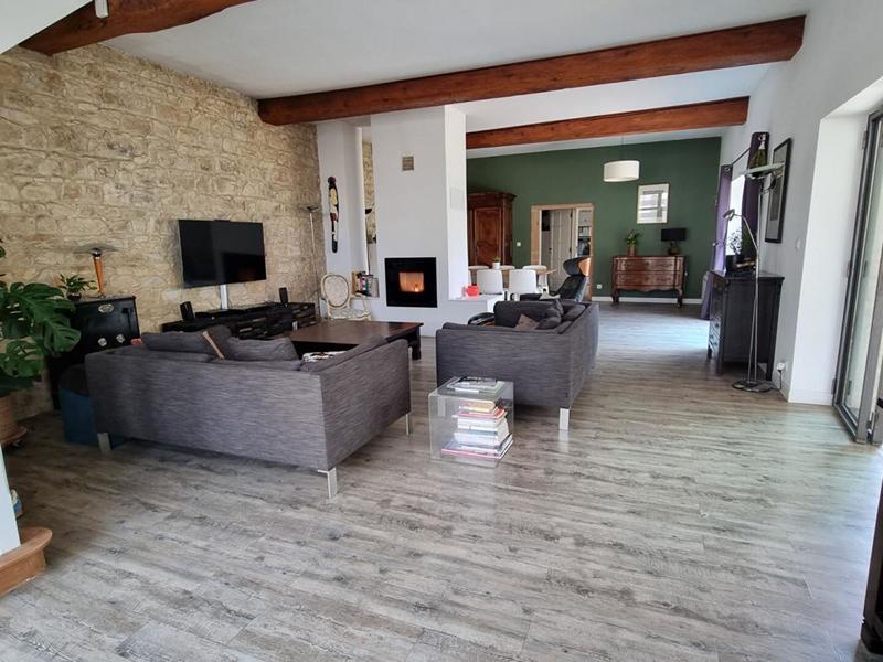 Maison - 221 m² - 8 pièces