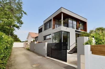 Maison - 175 m² - 6 pièces