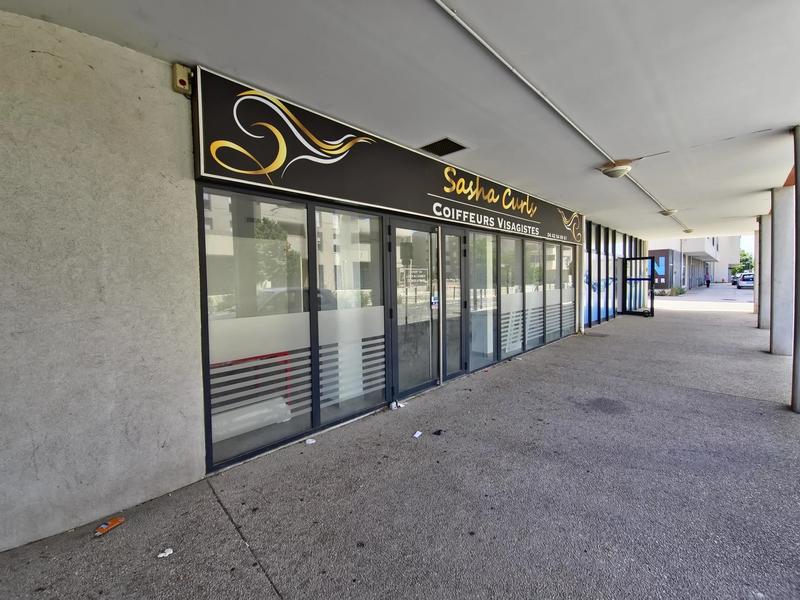 Local commercial - 74 m² - 1 pièce