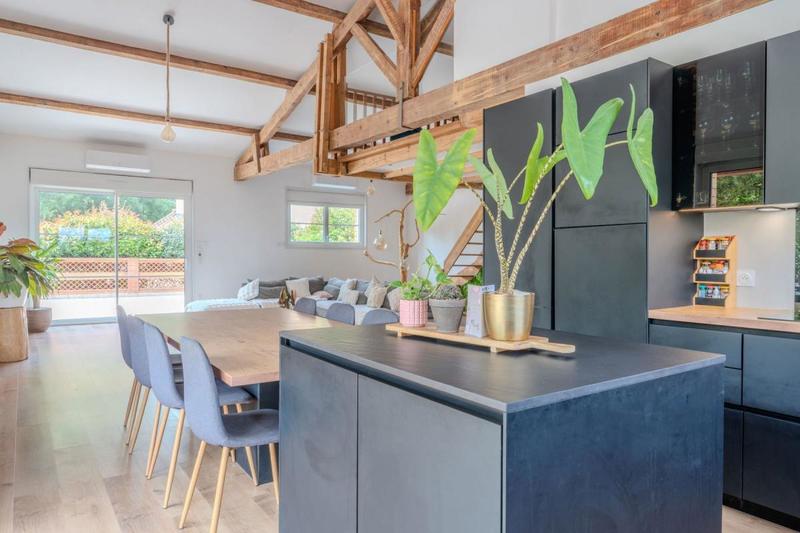 Maison - 210 m² - 5 pièces