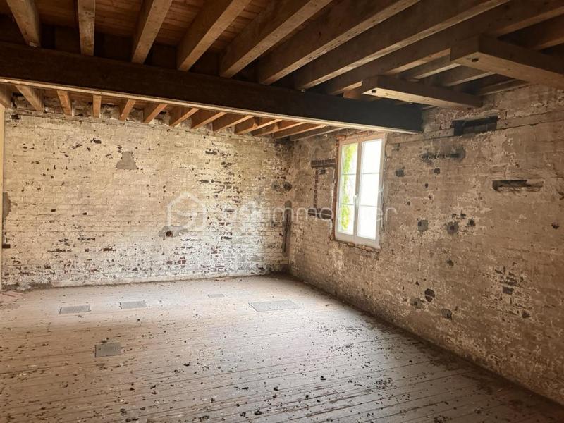 Immeuble - 2 120 m² - 65 pièces