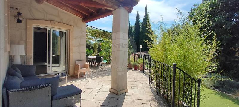 Propriété - 182 m² - 6 pièces