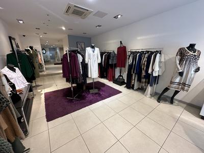 Fonds de commerce - Magasins - 161 m²