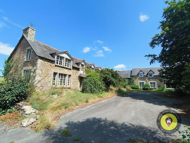 Maison - 750 m² - 13 pièces