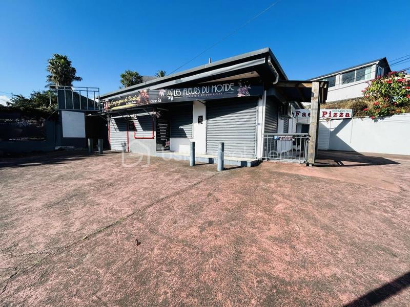 Local commercial - 86 m² - 2 pièces