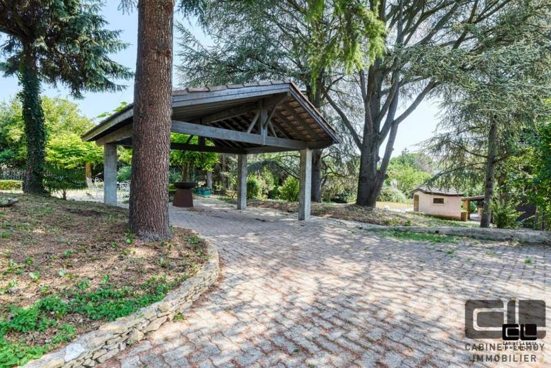 Propriété - 358 m² - 8 pièces