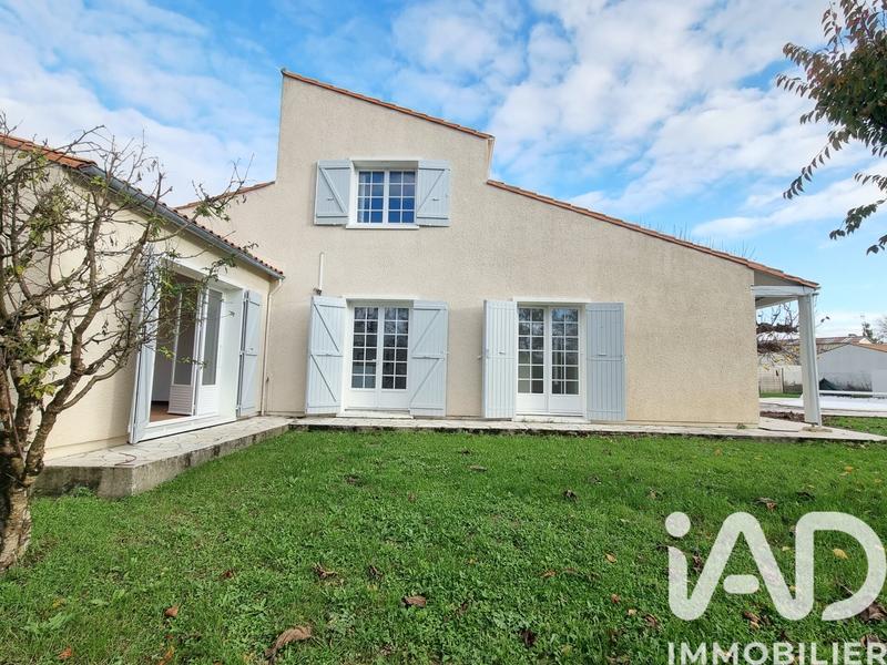 Maison - 220 m² - 7 pièces