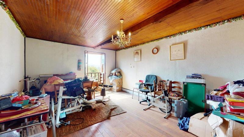 Maison - 210 m² - 7 pièces