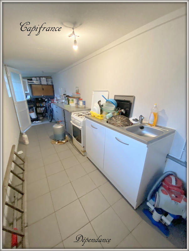 Maison - 250 m² - 9 pièces