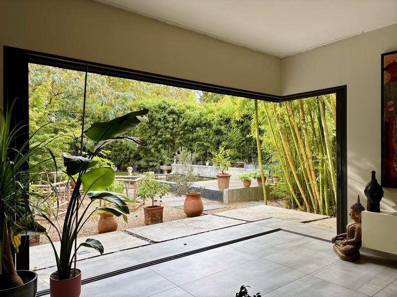 Maison traditionnelle - 250 m² - 6 pièces