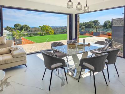 Appartement - 137 m² - 4 pièces