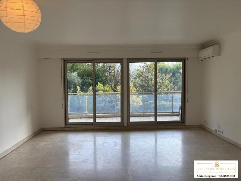 Studio - 37 m² - 1 pièce