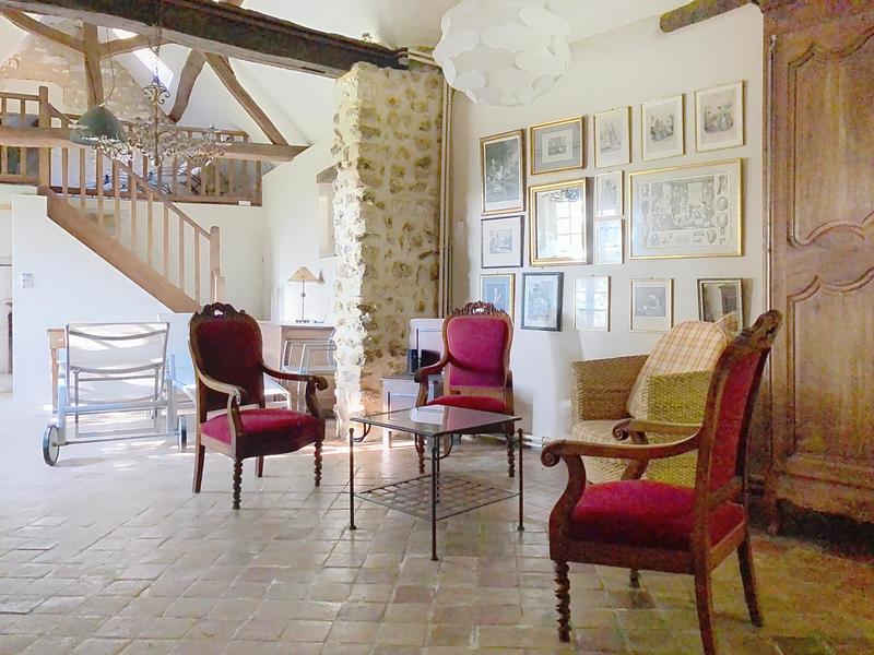 Maison - 325 m² - 14 pièces