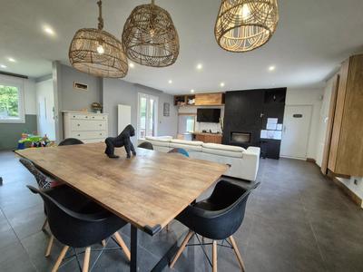 Maison - 140 m² - 6 pièces