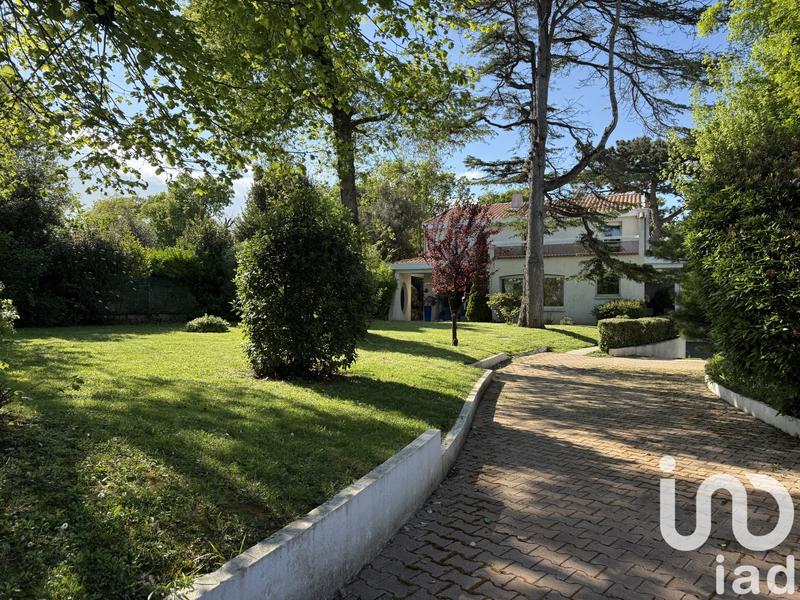 Maison de maîtres - 240 m² - 7 pièces