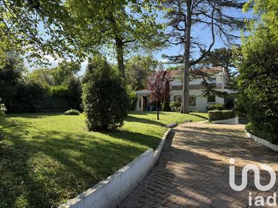 Maison de maîtres - 240 m² - 7 pièces