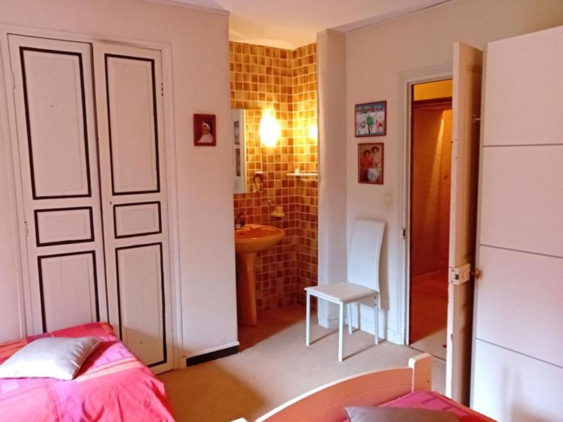 Maison - 213 m² - 9 pièces