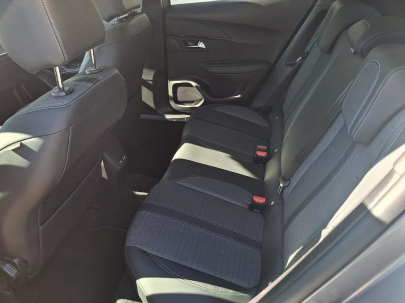 Peugeot 2008 1,5BlueHDI130cv Eat8 Allure