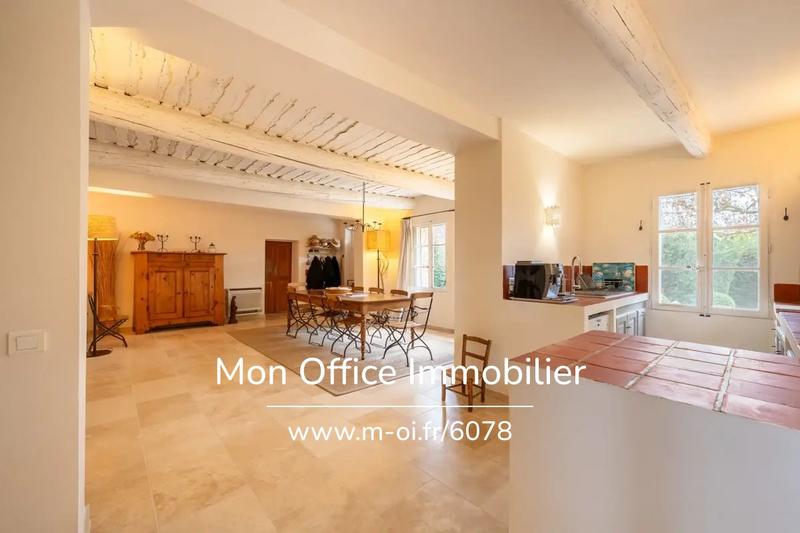 Maison - 255 m² - 10 pièces