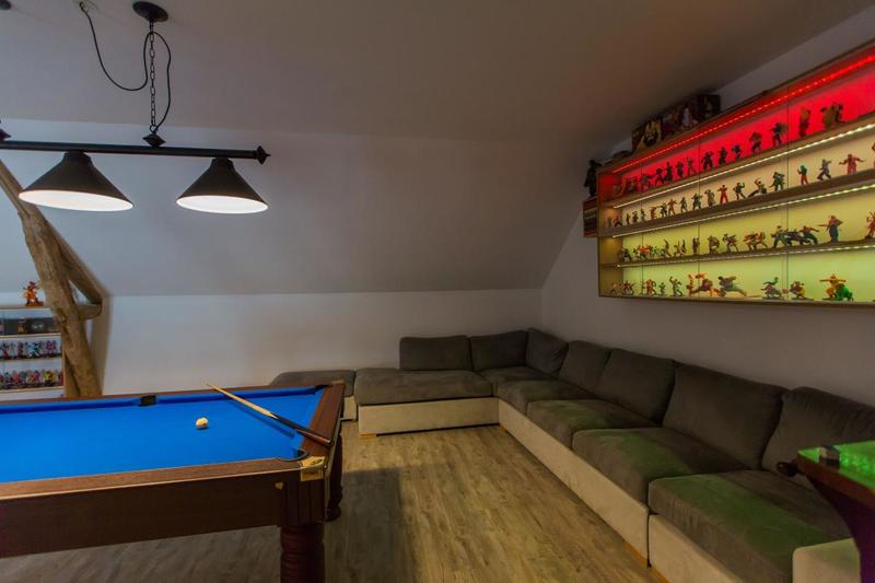 Propriété - 602 m² - 9 pièces