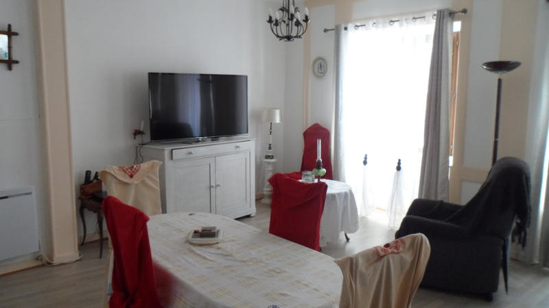 Maison - 200 m² - 8 pièces