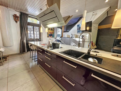 Maison - 180 m² - 7 pièces