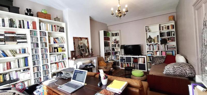 Maison - 252 m² - 11 pièces