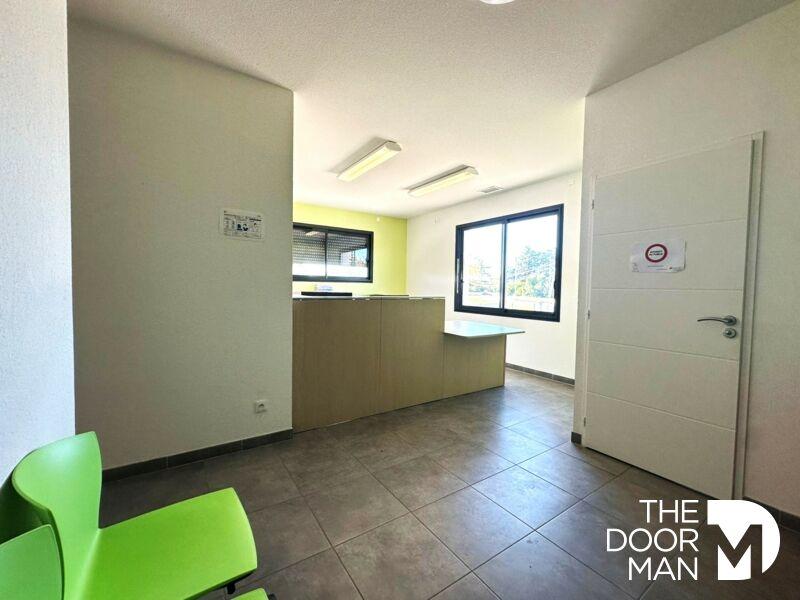 Bureau - 218 m² - 7 pièces