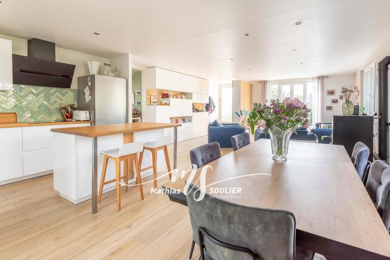 Maison - 240 m² - 9 pièces