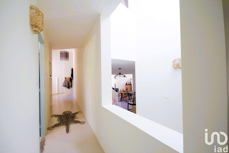 Maison - 300 m² - 10 pièces