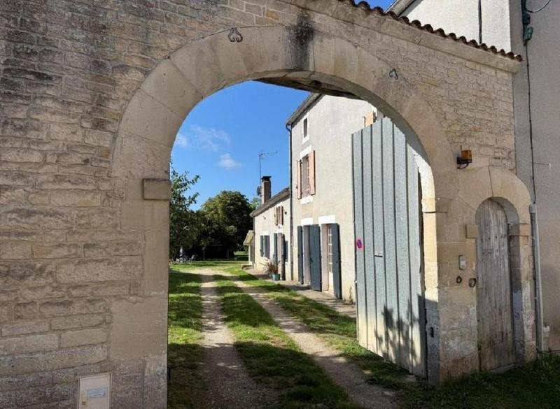 Maison - 315 m² - 11 pièces