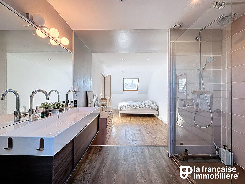 Appartement - 99 m² - 4 pièces